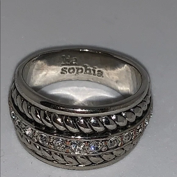 Lia Sophia Silver and Rhinestone Ring Sz 9 - Picture 4 of 4